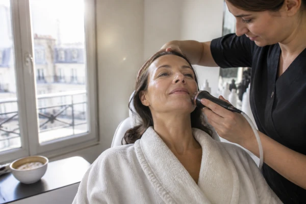 Soin anti- âge du visage Villemoisson